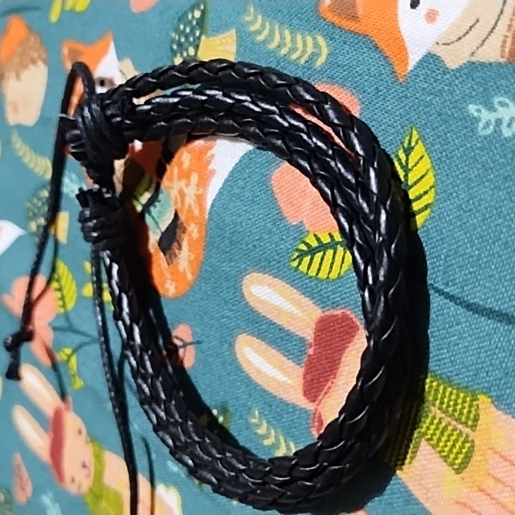 Pick 5 Men's Leather/Cord bracelets. - Picture 9 of 10